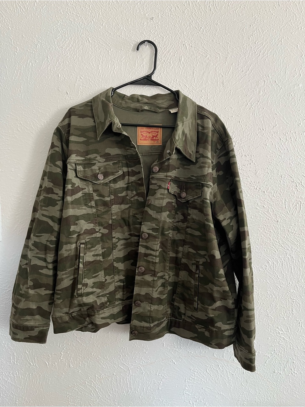 Levi's Women’s Camo Trucker Jacket - Olive Green